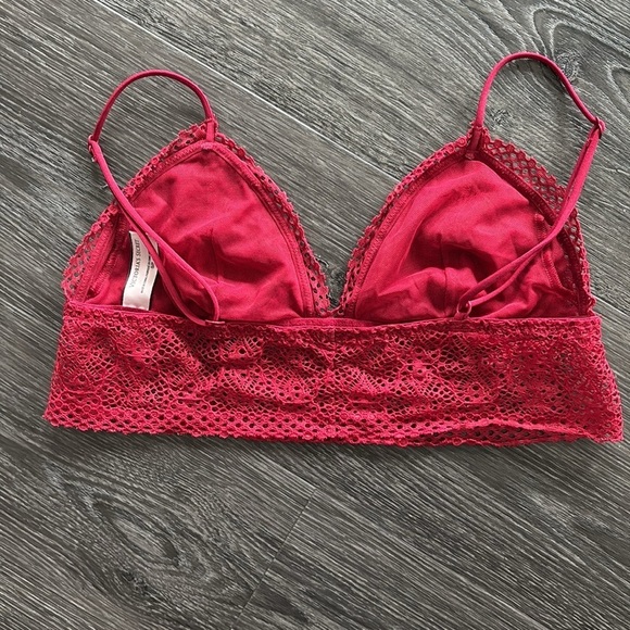 Sz S Vibrant Red Lace Bralette by Victoria’s Secret VGUC - Picture 2 of 4